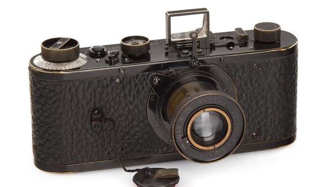 leica1 Auf 700.000 bis 900.000 Euro geschätzt brachte diese Kamera von 1923 es auf stolze 2,4 Millionen! (Foto: http://www.westlicht-auction.com)