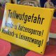 Knalliges Emailschild um 1950: Tollwutgefahr - Hunde- und Katzensperre! - Maulkorb- und Leinenzwang!