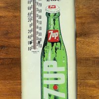 7·UP - Blechschild-Thermometer um 1960 aus den USA in sehr gutem Zustand!