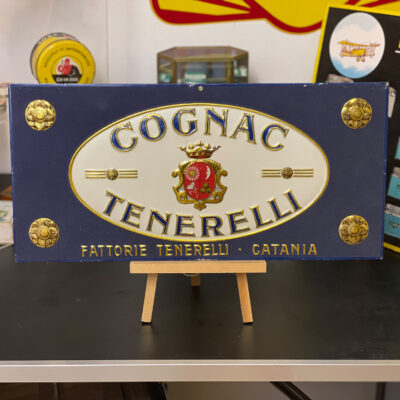 Cognac Tenerelli Catania, altes Blechschild, geprägt, lithografiert und mit Samt (?) überzogen