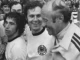 https://de.wikipedia.org/wiki/Franz_Beckenbauer#/media/Datei:Muller,_Beckenbauer_en_trainer_Schon_1974.jpg
