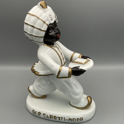"Der Sarotti-Mohr", Porzellanfigur, gemarkt ERPHILA, ça. 35 Jahre alt