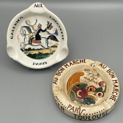 Au Bon Marché & Galeries Lafayette: Zwei Ascher um 1900, Frankreich (Sarreguemines & Longwy)