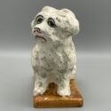 Antike Spardose, Keramik / Majolika: Sitzender Hund, G.A. Delaunay, Sainte Uze, Frankreich, um 1910