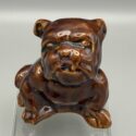 Bulldogge, braun glasierte Figur aus Keramik als Spardose, wohl 1930er/40er Jahre.