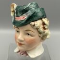 Junge Dame mit Hut - CSSR (Royal Dux), um 1930 - Majolika, Keramik - Seltene Spardose.