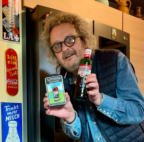 Sonnema Berenburg: ein Türschild, drei Varianten & ein Stück Friesland – Bild 1