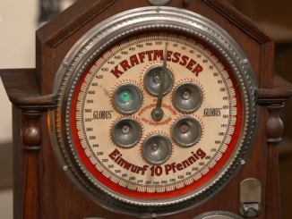 Optisch, zumindest von vorne & von außen, war das Gerät in einem hervorragenden Zustand.