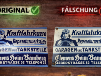 Kraftfahrkurse-Emailschild: Original und Fälschung