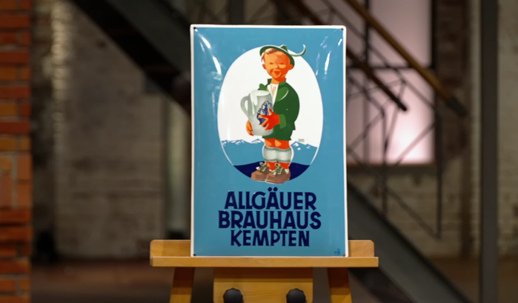Perfekter Zustand: Emailschild Allgäuer Brauhaus Kempten bei Bares für Rares. (Screenshots: ZDF) 