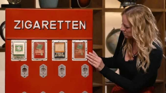 Einen imposanten, alten Zigarettenautomaten hatten Ria und Stefan Westermann aus Vreden im Münsterland am Dienstag, den 21. April 2026 mit nach Pulheim zur ZDF-Sendung "Bares für Rares" gebracht.