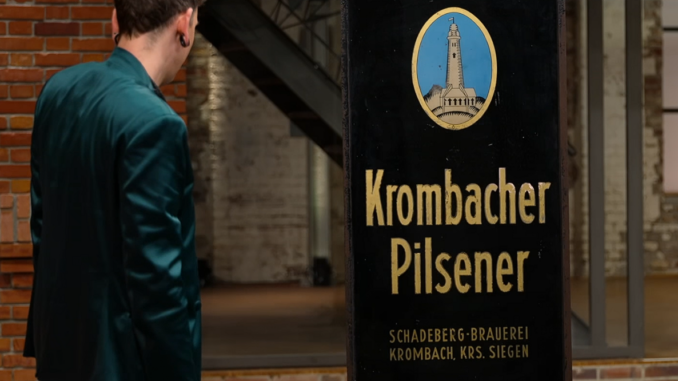 Krombacher Pilsener: Seltenes Glas-Reklameschild bei „Bares für Rares“