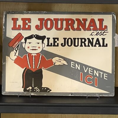 Le Journal - Blechschild, Entwurf: Caran d'Ache (Emmanuel Poiré). Frankreich vor 1944.