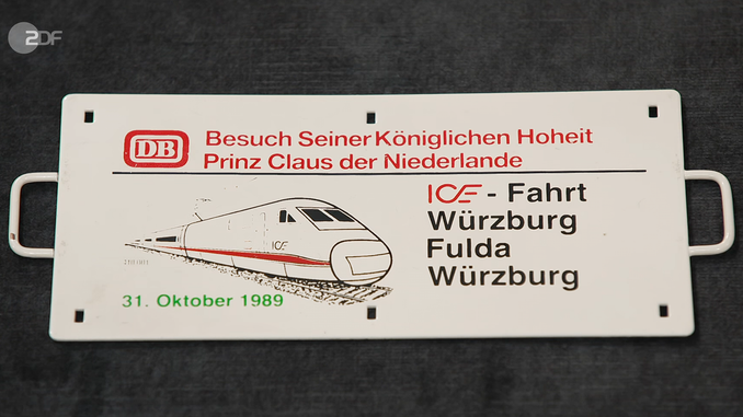 Kleines Zuglaufschild mit königlicher Geschichte