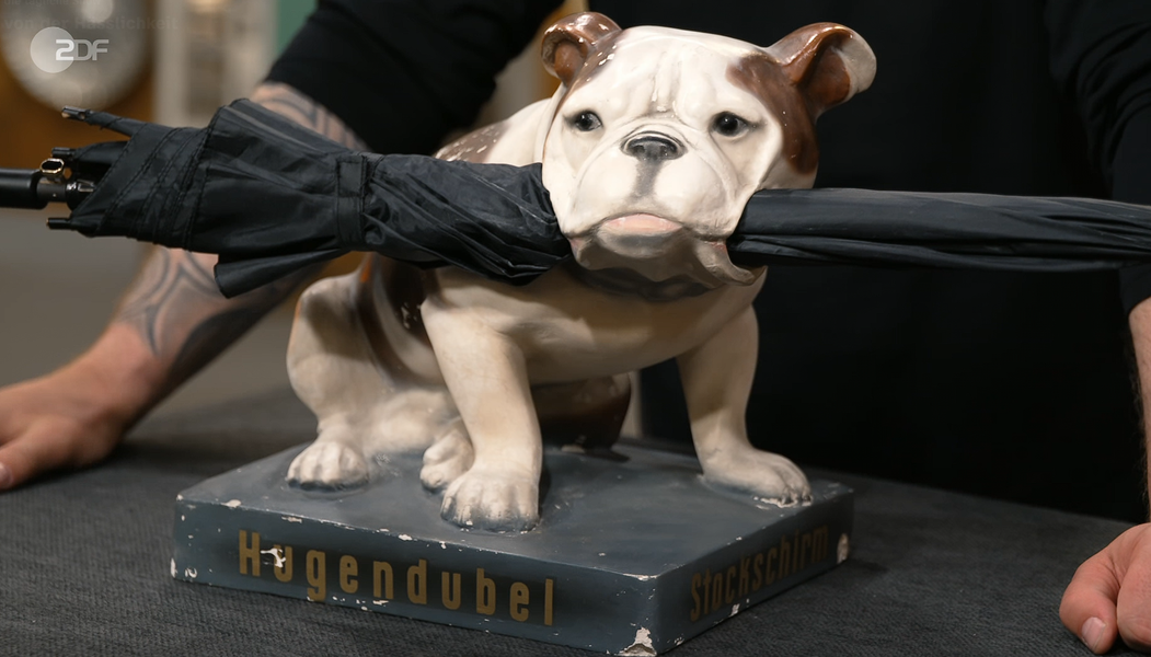 Laut Sven Deutschmanek stammt diese Ausführung der Hugendubel- Bulldogge aus den 1950er/60er Jahren